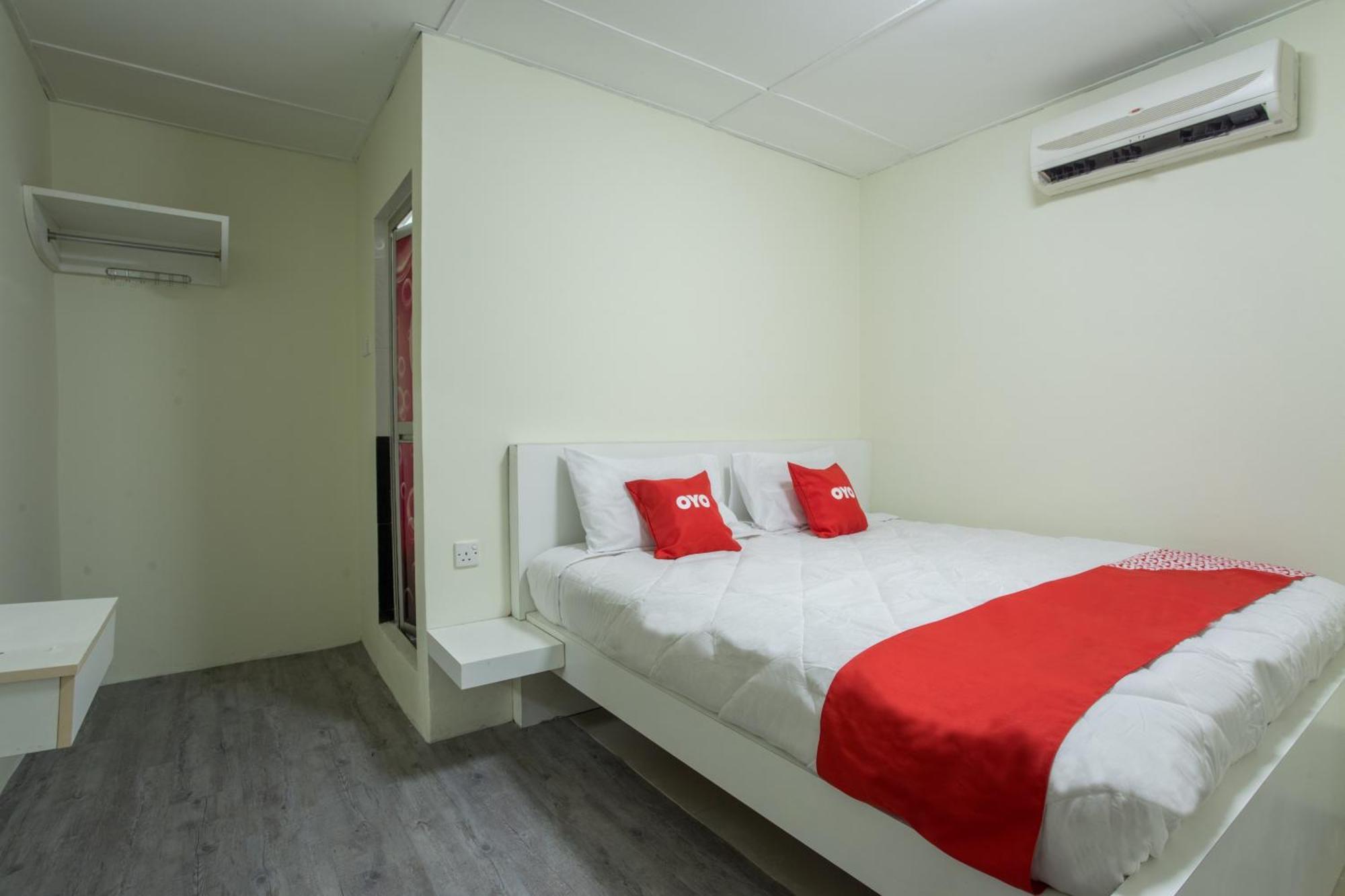 Oyo 822 Zande Motel Куала Селангор Екстериор снимка