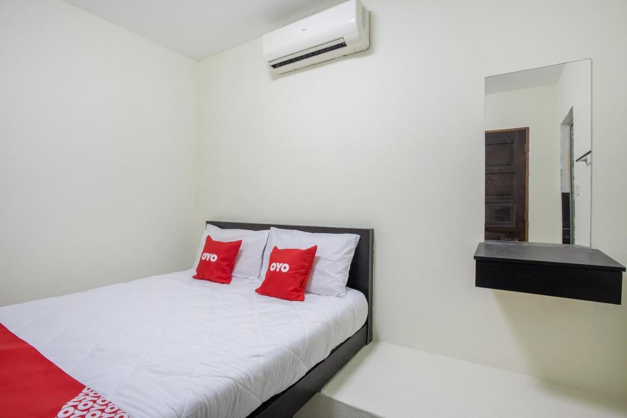 Oyo 822 Zande Motel Куала Селангор Екстериор снимка