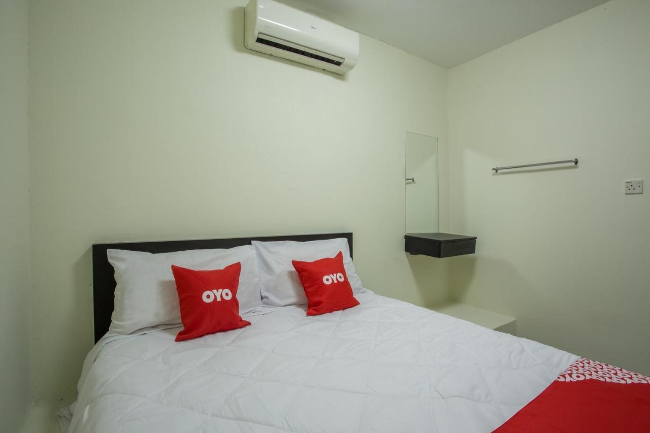 Oyo 822 Zande Motel Куала Селангор Екстериор снимка